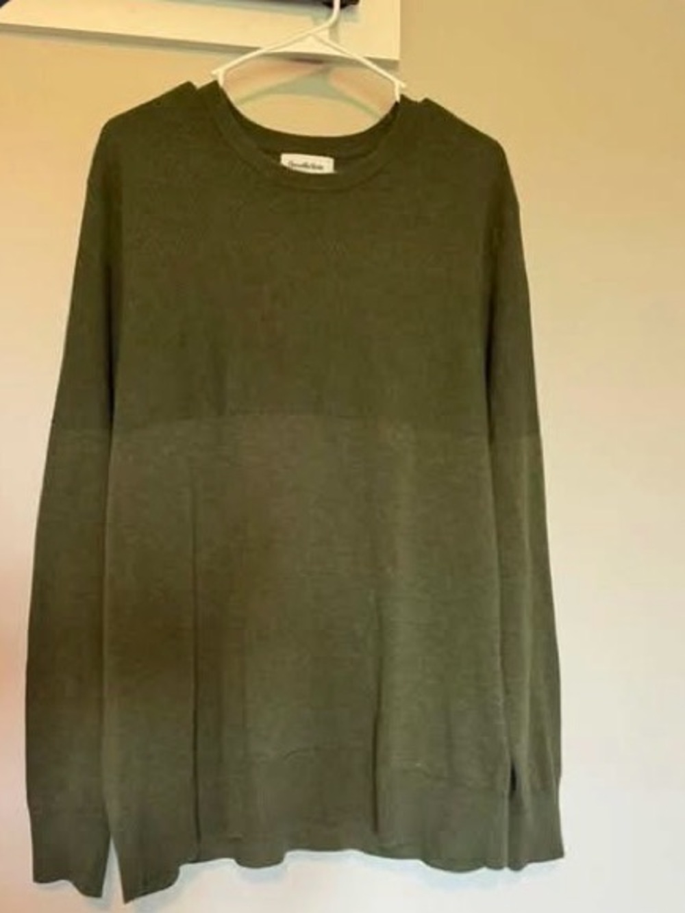 Men's Lightweight Crewneck Sweater in Olive